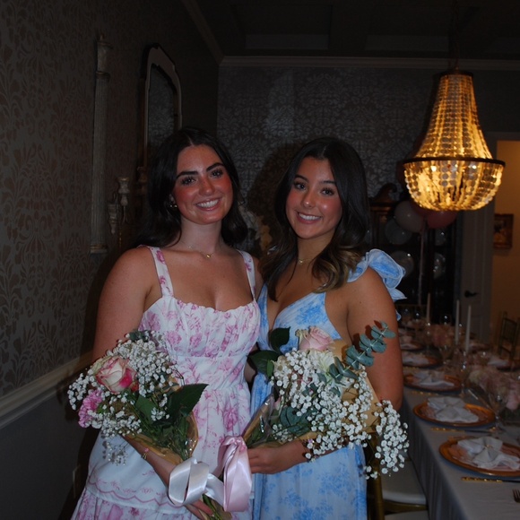 Meet your Posher, Olivia - Picture 1 of 1